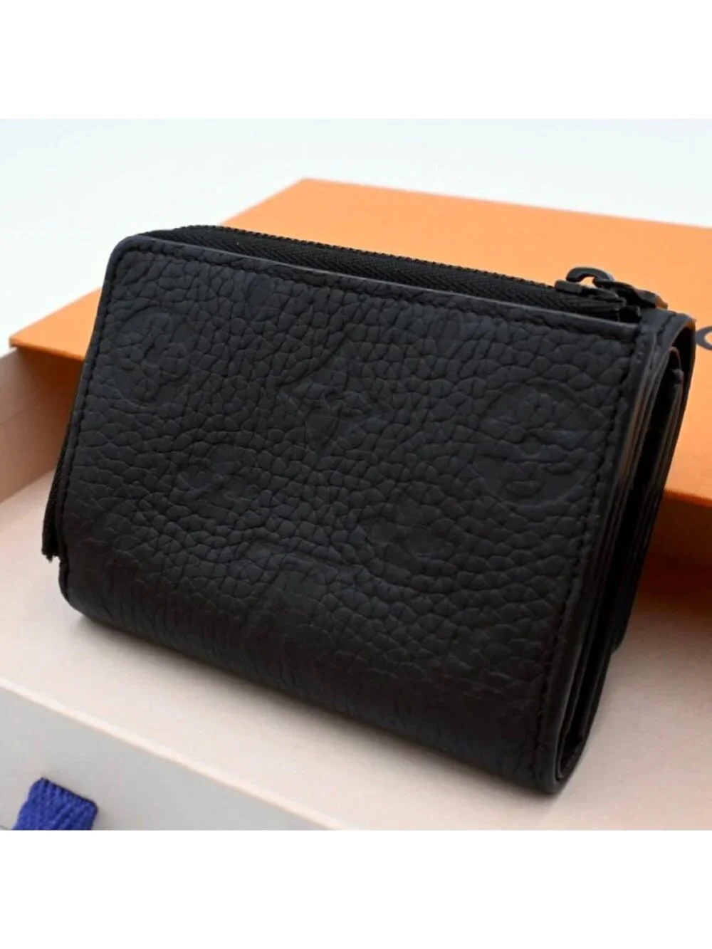 Louis Vuitton Portefeuille Pilot Trifold Wallet Black Taurillon